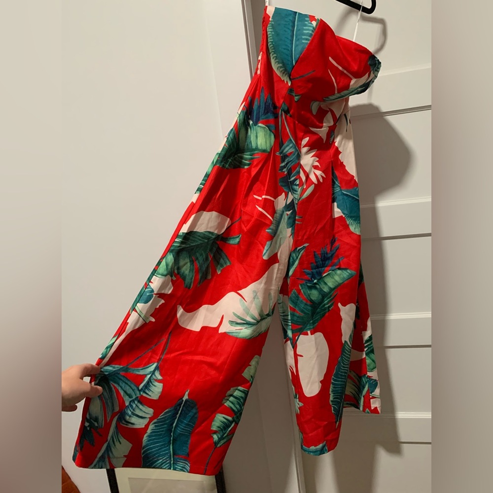 Lulus size medium red tropical romper